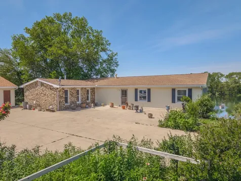 2323 Duke Drive Bloomington IL 61705