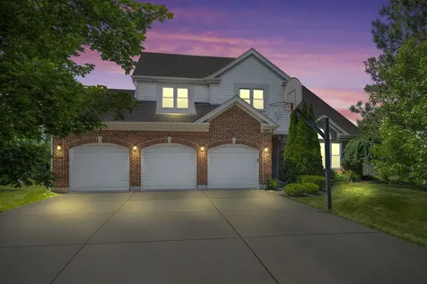 2955 Whispering Oaks Drive Buffalo Grove IL 60089