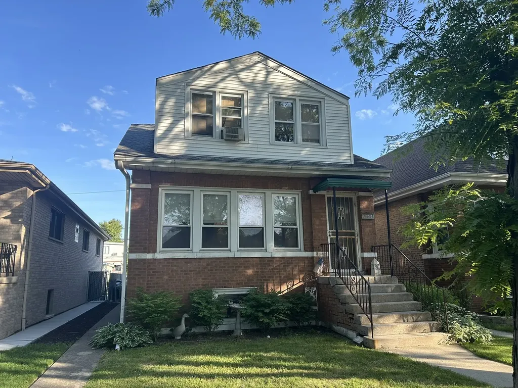 5346 North Ludlam Avenue Chicago IL 60630