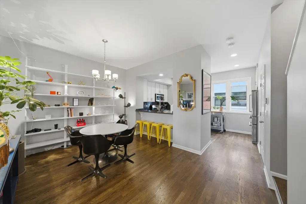 5844 North Hermitage Avenue Chicago IL 60660