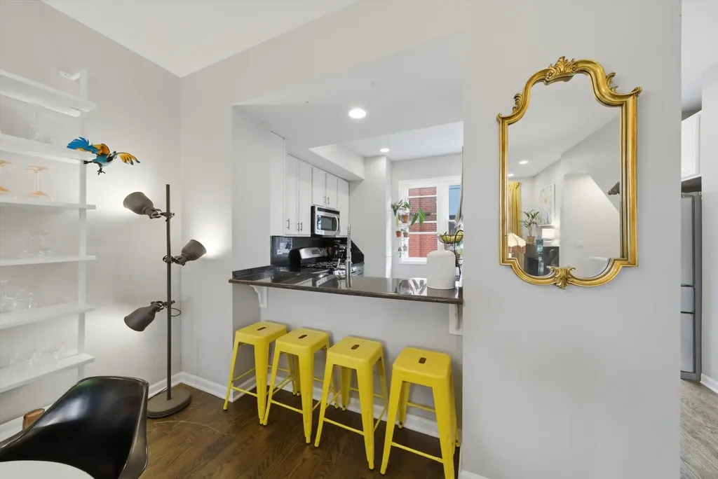 5844 North Hermitage Avenue Chicago IL 60660