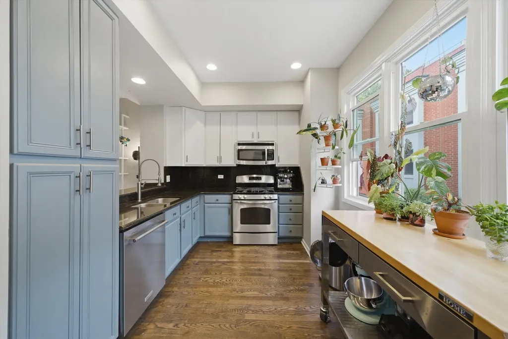 5844 North Hermitage Avenue Chicago IL 60660