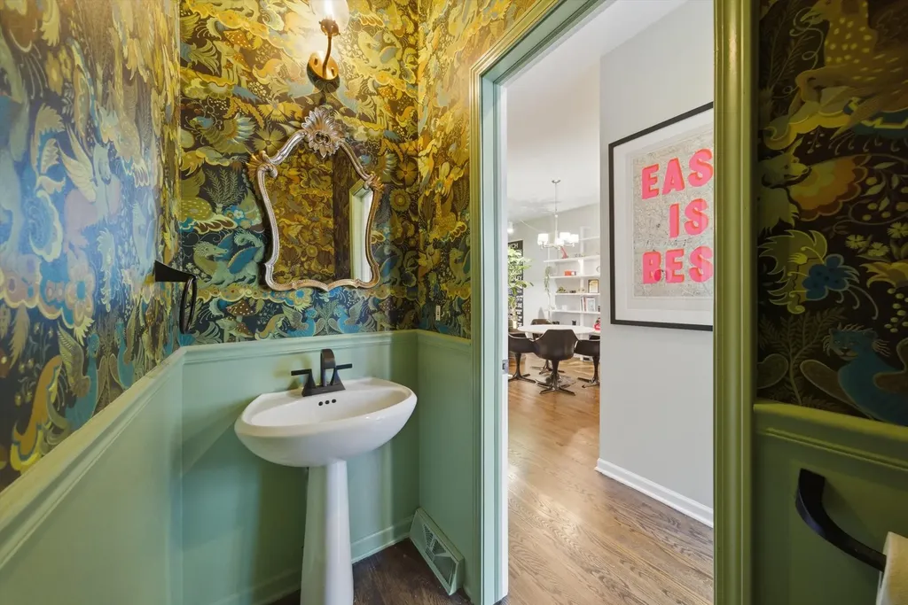 5844 North Hermitage Avenue Chicago IL 60660