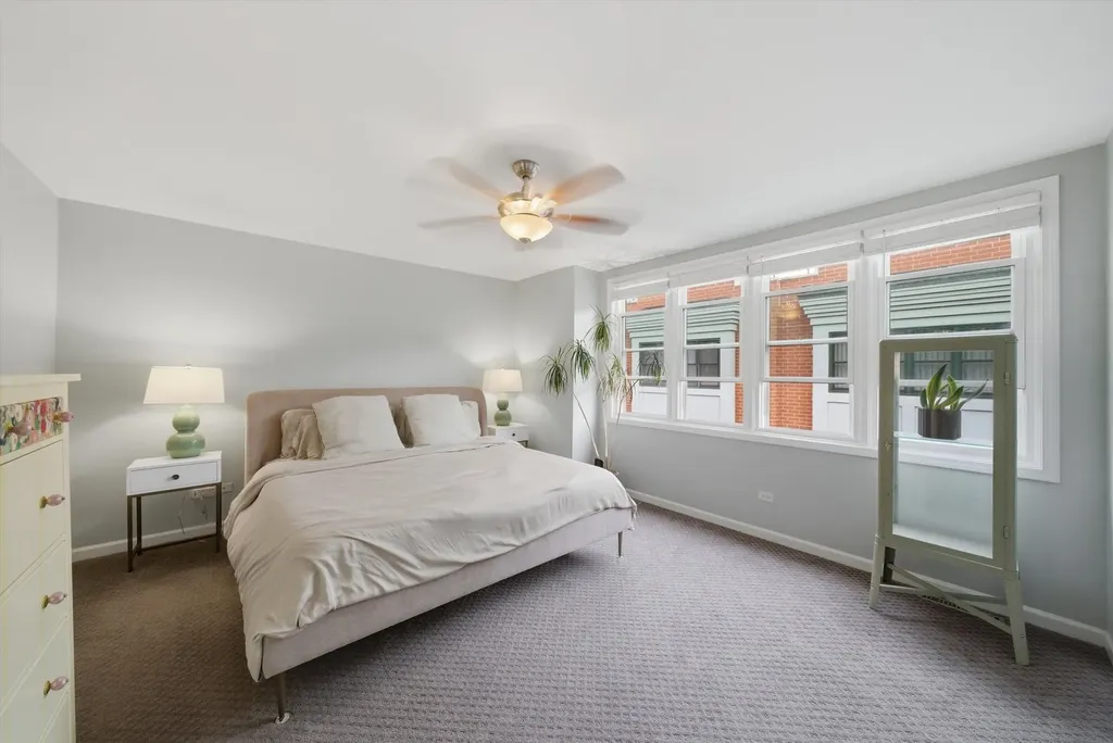 5844 North Hermitage Avenue Chicago IL 60660