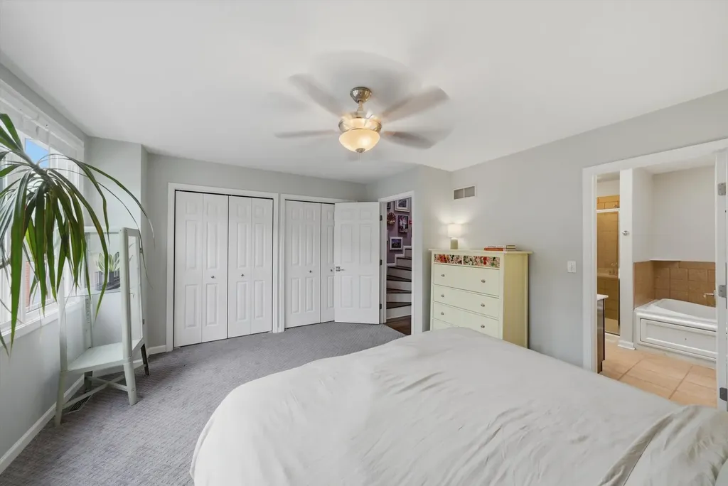5844 North Hermitage Avenue Chicago IL 60660