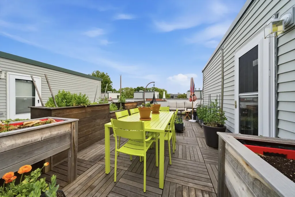 5844 North Hermitage Avenue Chicago IL 60660