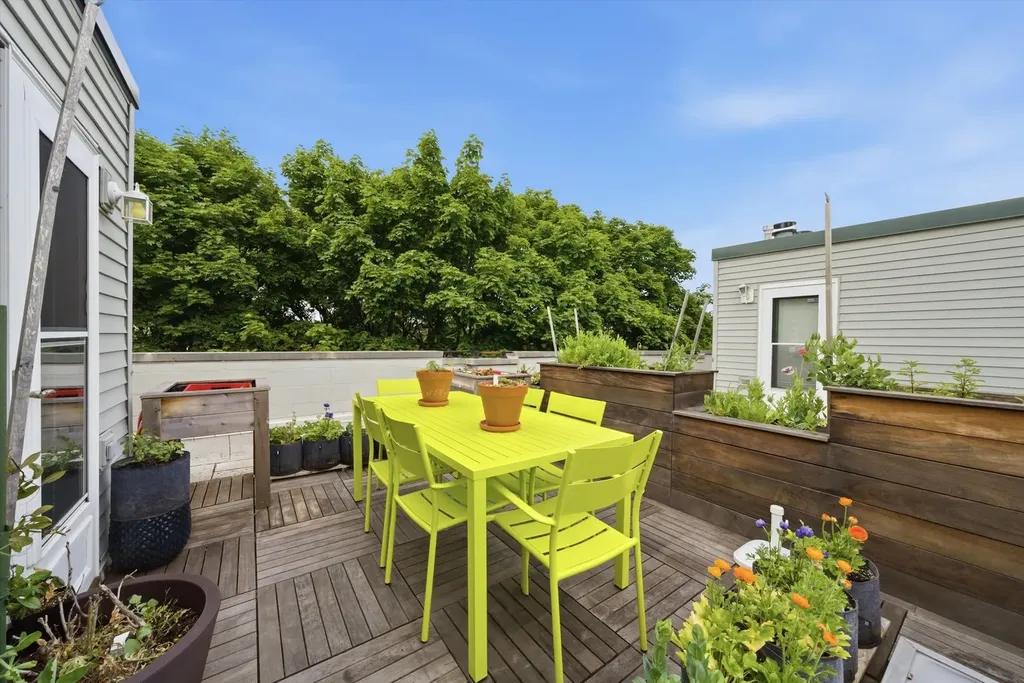 5844 North Hermitage Avenue Chicago IL 60660