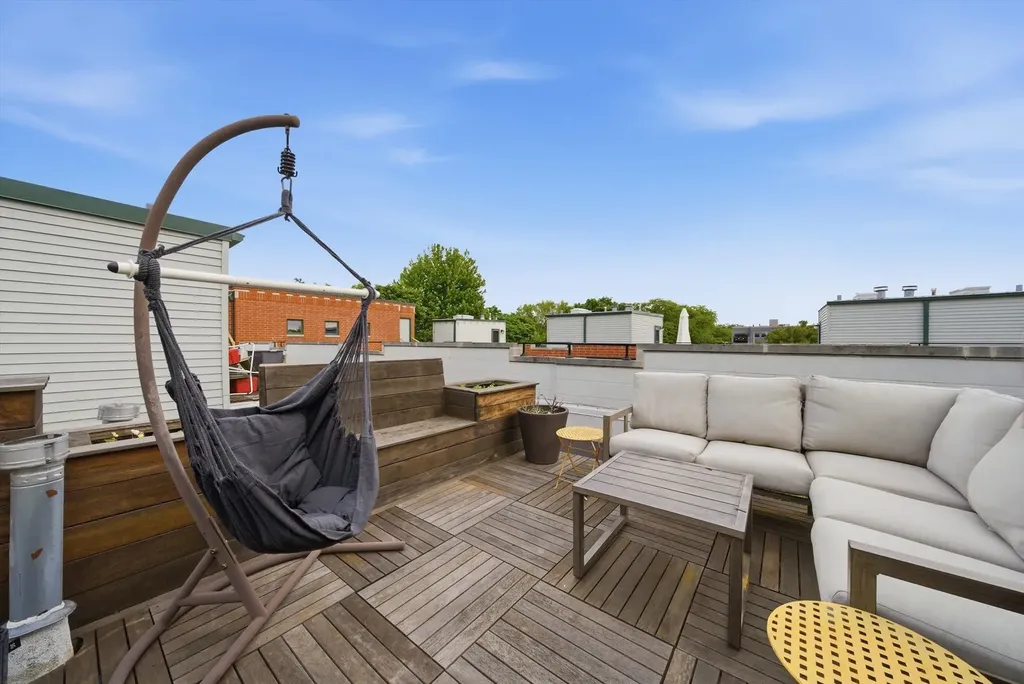 5844 North Hermitage Avenue Chicago IL 60660
