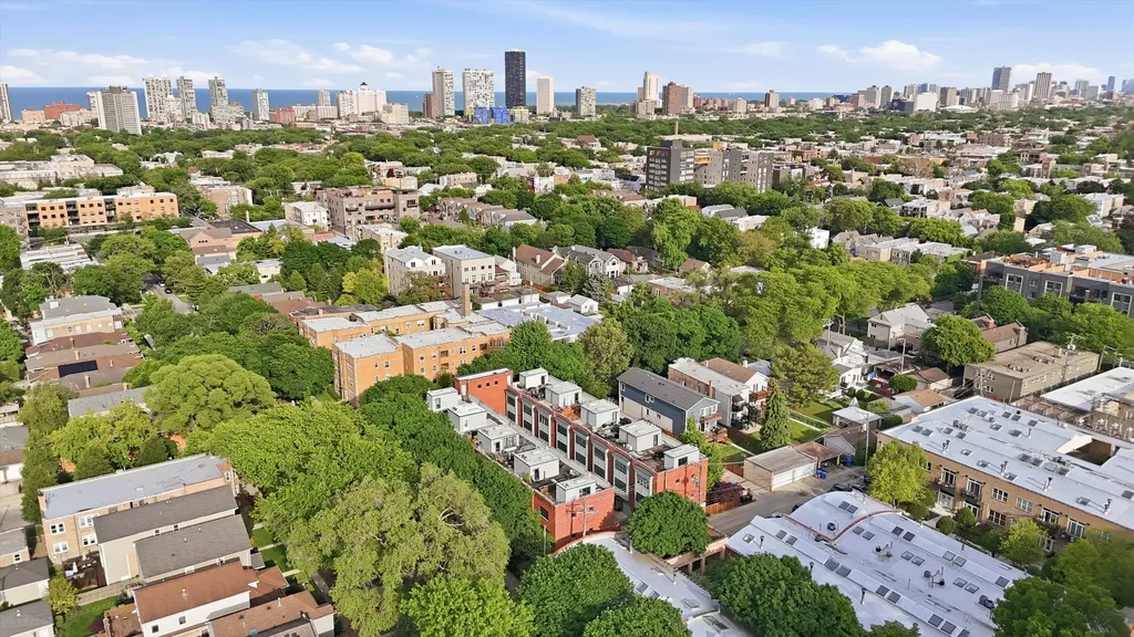 5844 North Hermitage Avenue Chicago IL 60660
