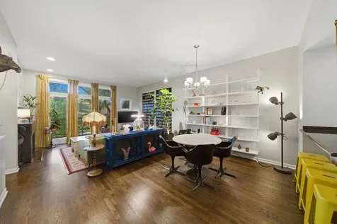 5844 North Hermitage Avenue Chicago IL 60660