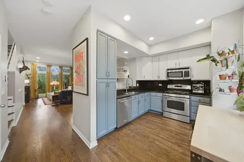 5844 North Hermitage Avenue Chicago IL 60660