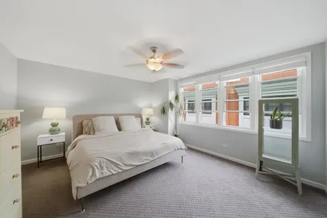 5844 North Hermitage Avenue Chicago IL 60660
