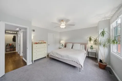 5844 North Hermitage Avenue Chicago IL 60660