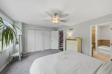 5844 North Hermitage Avenue Chicago IL 60660