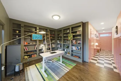 5844 North Hermitage Avenue Chicago IL 60660