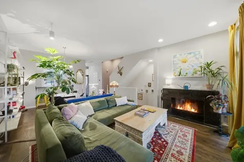 5844 North Hermitage Avenue Chicago IL 60660
