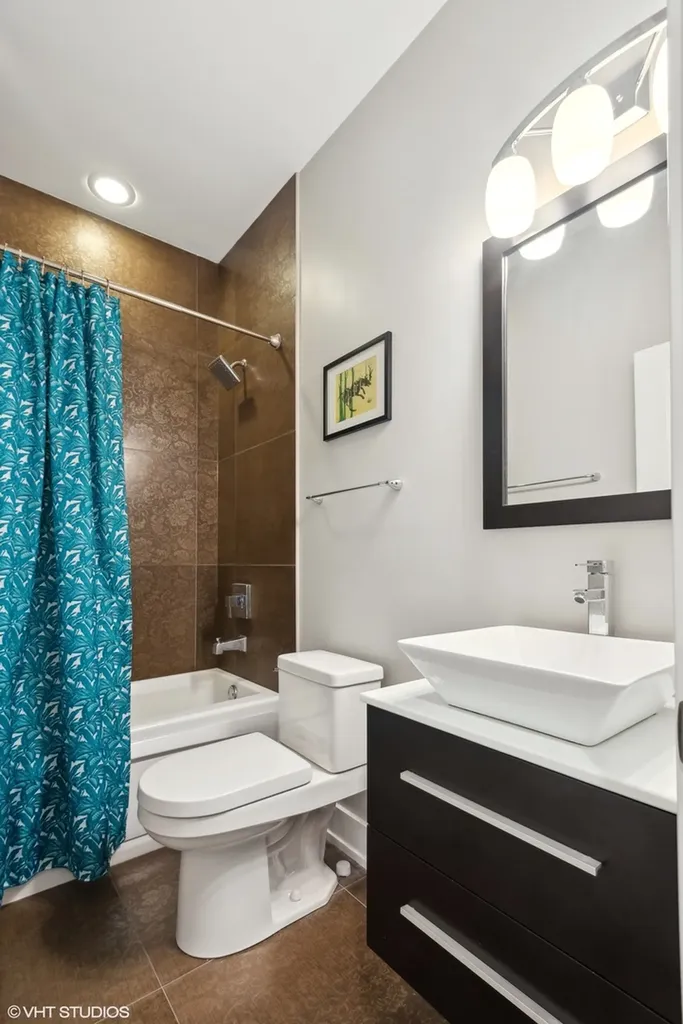 3209 North Elston Avenue Chicago IL 60618