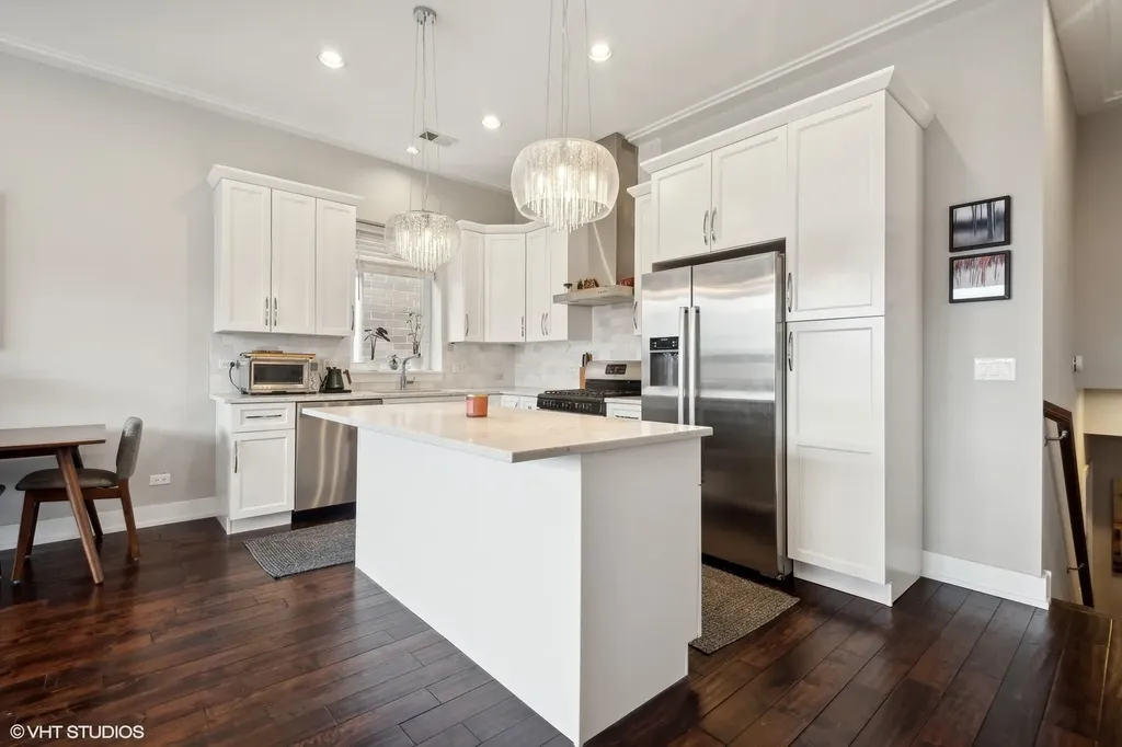 3209 North Elston Avenue Chicago IL 60618