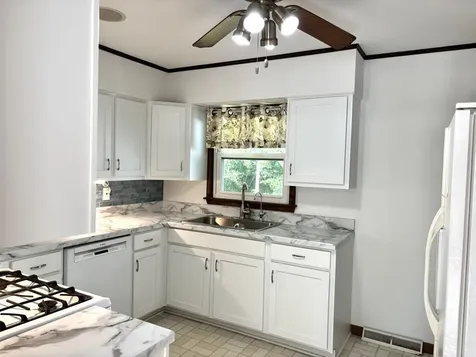 39600 Janet Court N Antioch IL 60002