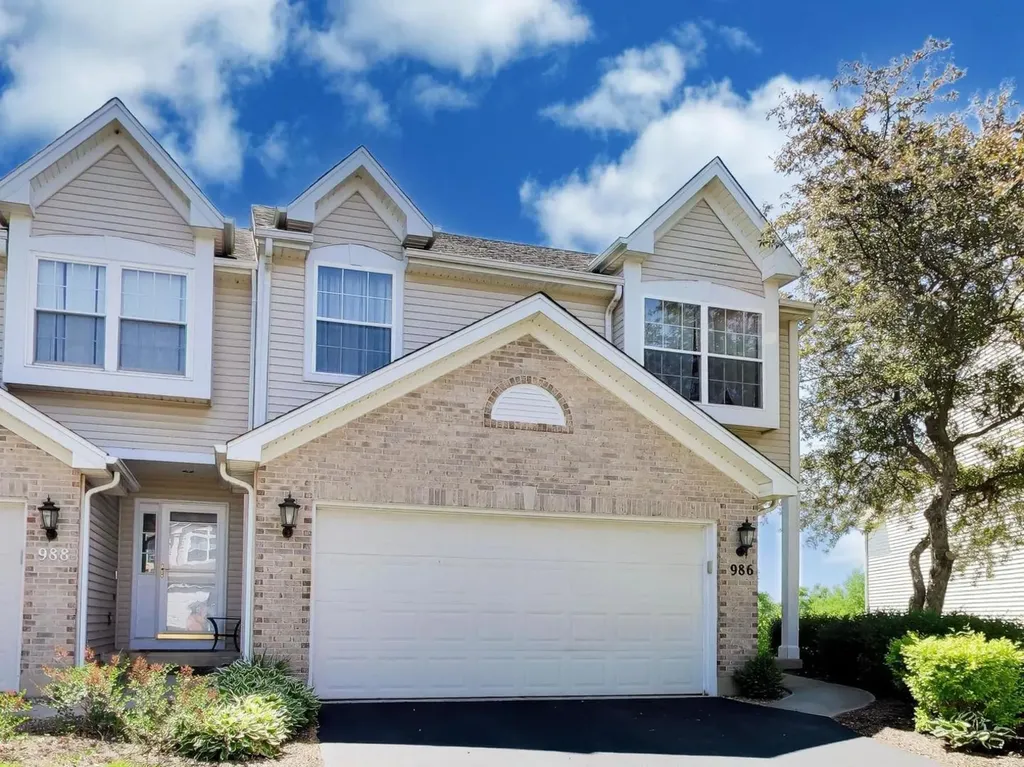 986 Viewpoint Drive Lake In The Hills IL 60156