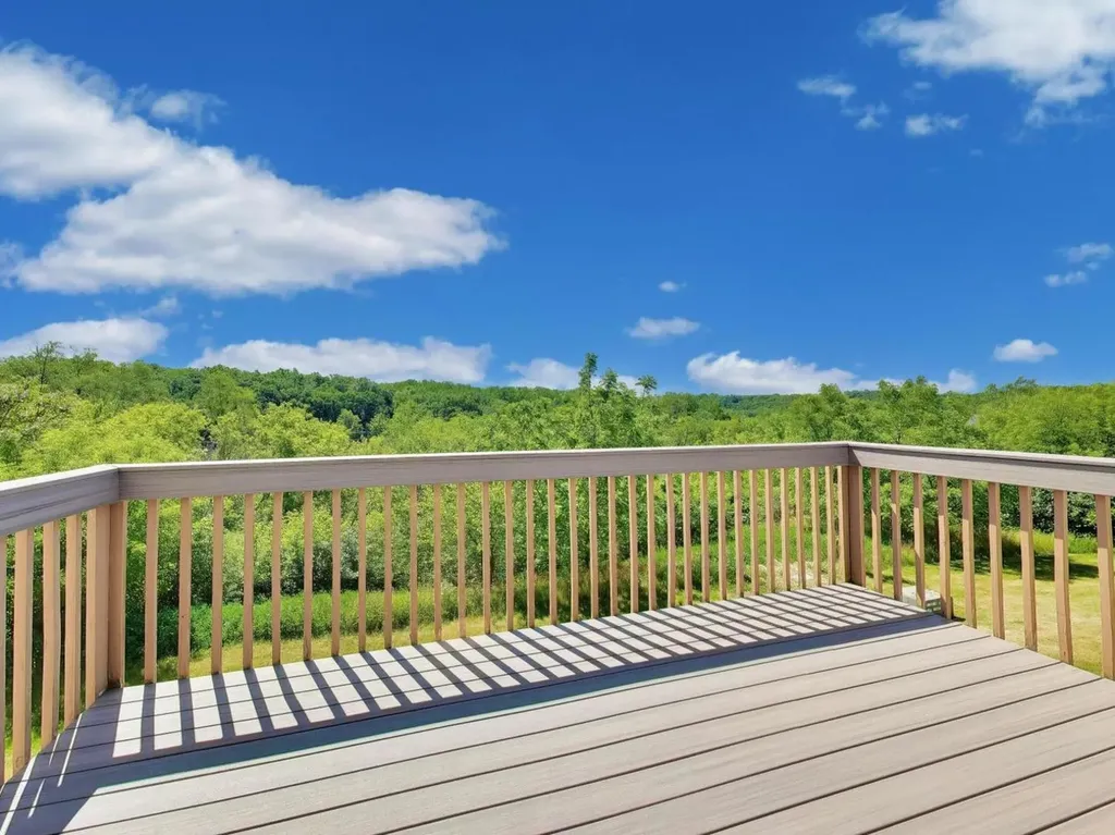 986 Viewpoint Drive Lake In The Hills IL 60156