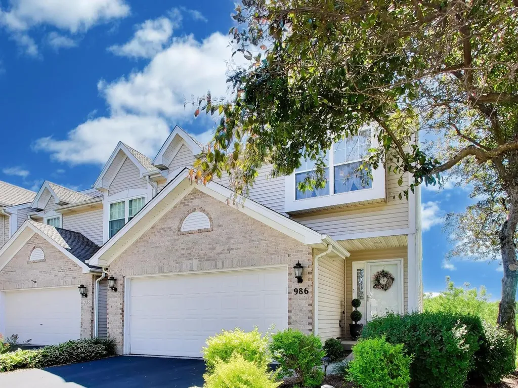 986 Viewpoint Drive Lake In The Hills IL 60156
