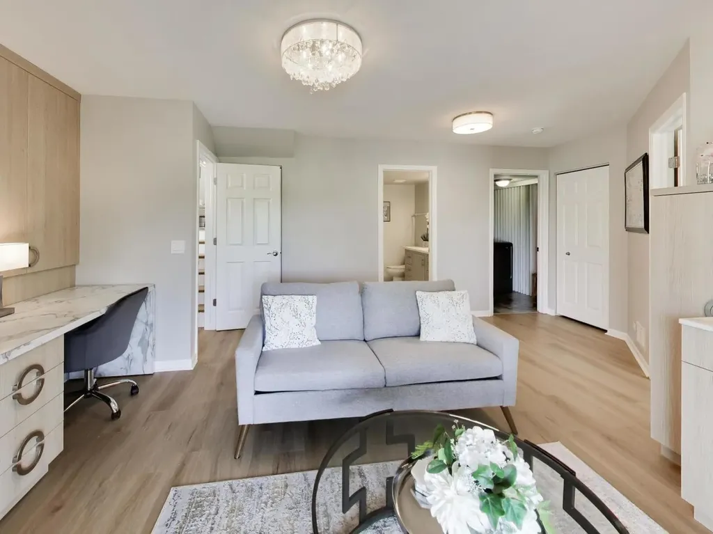 986 Viewpoint Drive Lake In The Hills IL 60156