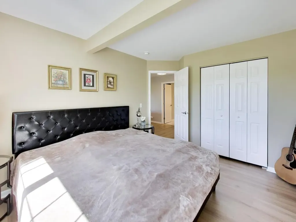 986 Viewpoint Drive Lake In The Hills IL 60156