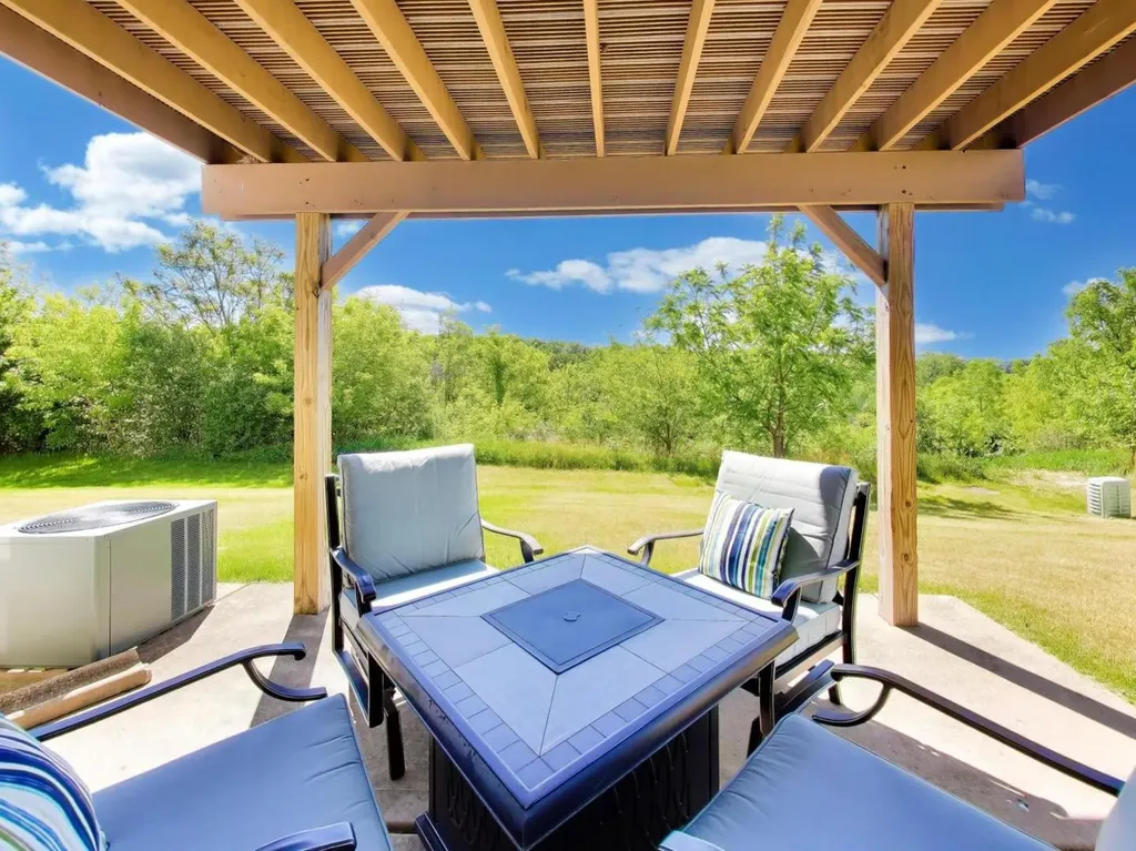 986 Viewpoint Drive Lake In The Hills IL 60156