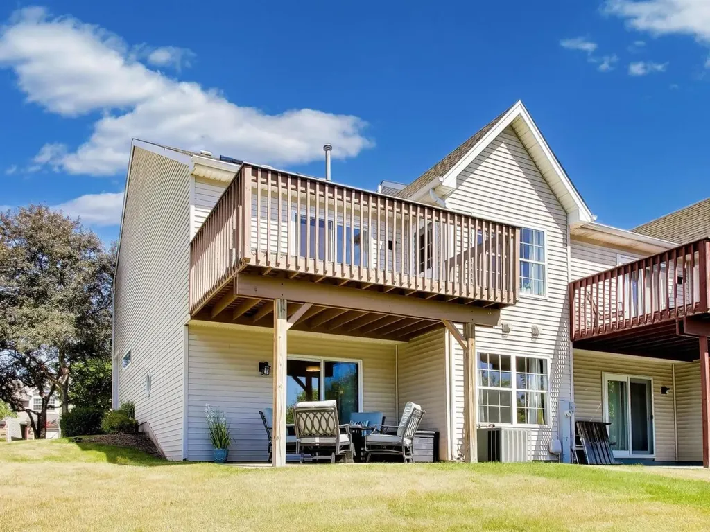 986 Viewpoint Drive Lake In The Hills IL 60156