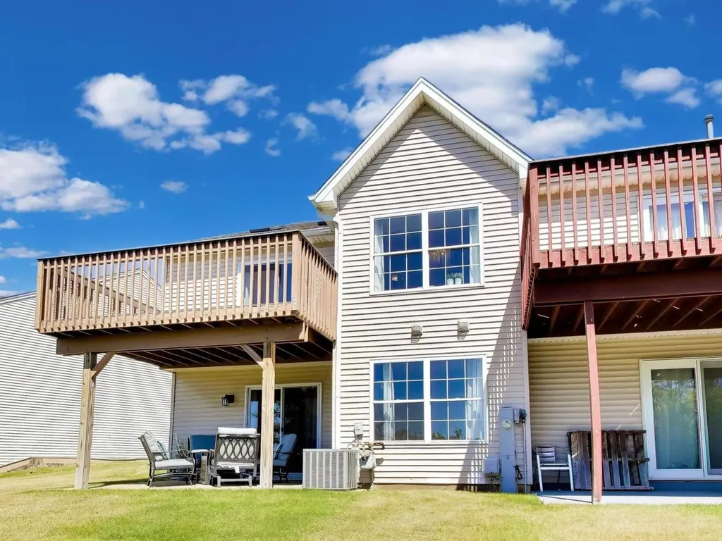 986 Viewpoint Drive Lake In The Hills IL 60156