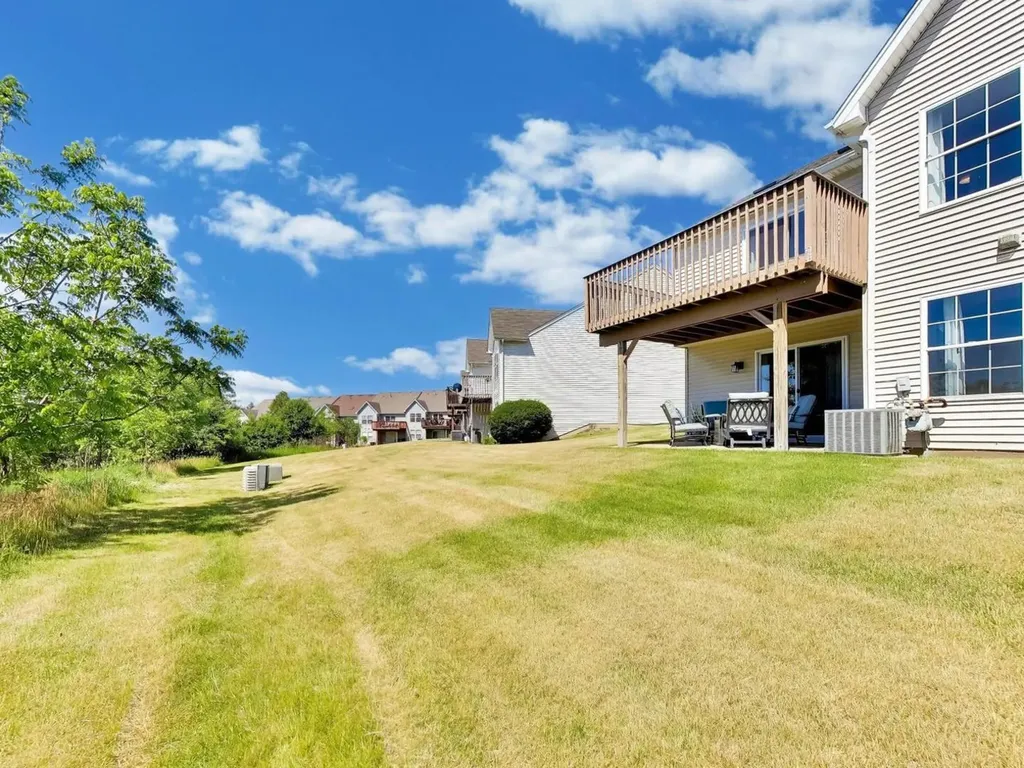 986 Viewpoint Drive Lake In The Hills IL 60156