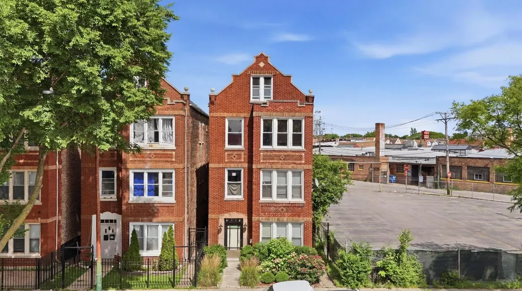 3953 South California Avenue Chicago IL 60632