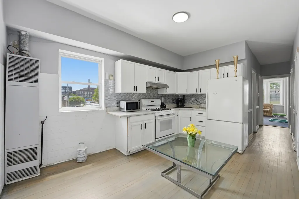 3953 South California Avenue Chicago IL 60632