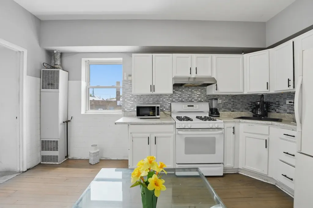 3953 South California Avenue Chicago IL 60632