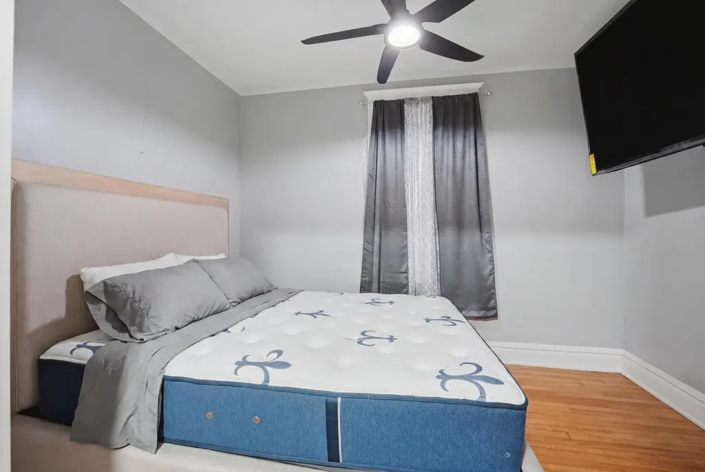 3953 South California Avenue Chicago IL 60632
