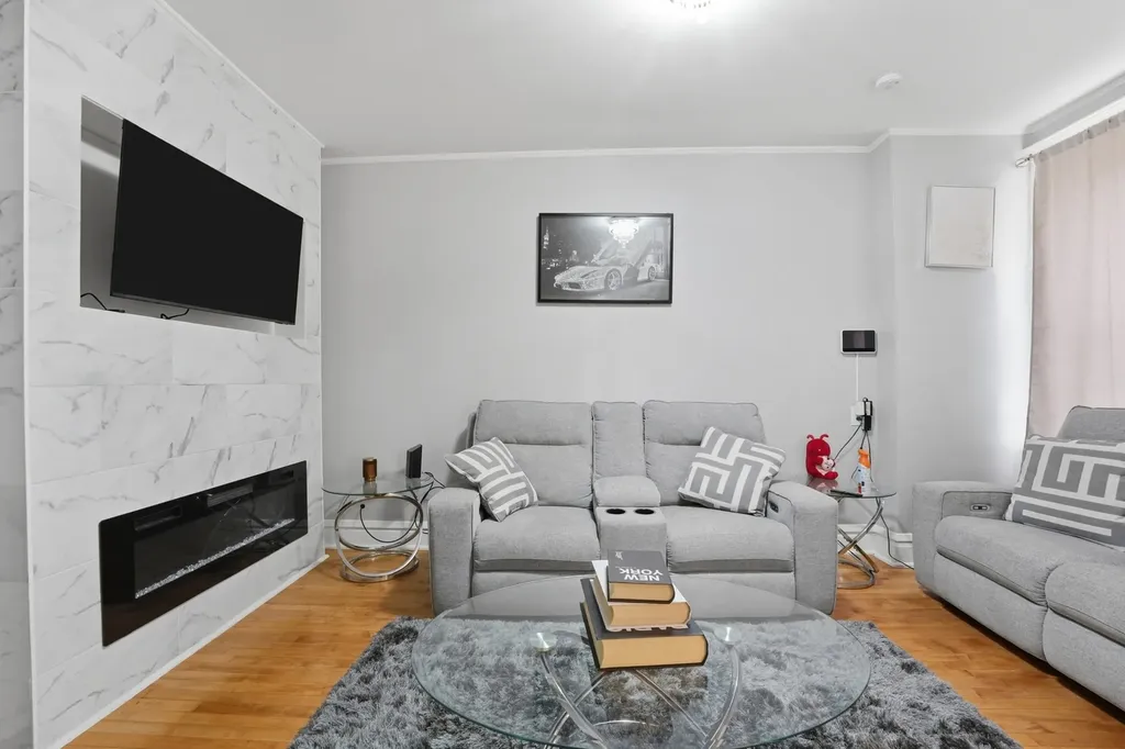3953 South California Avenue Chicago IL 60632