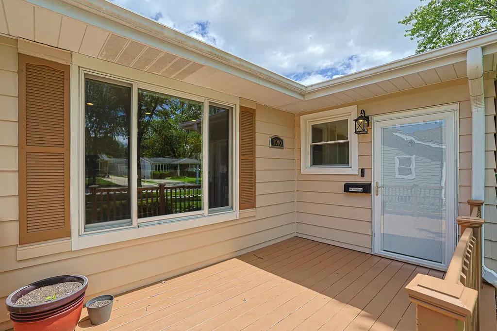 3910 Eagle Lane Rolling Meadows IL 60008