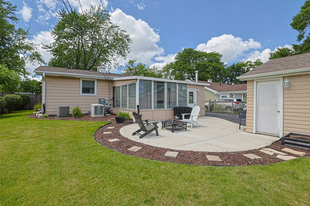3910 Eagle Lane Rolling Meadows IL 60008