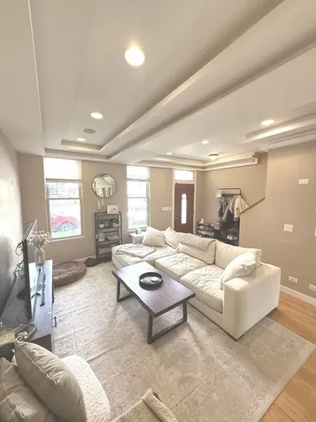 2151 North Richmond Street Chicago IL 60647