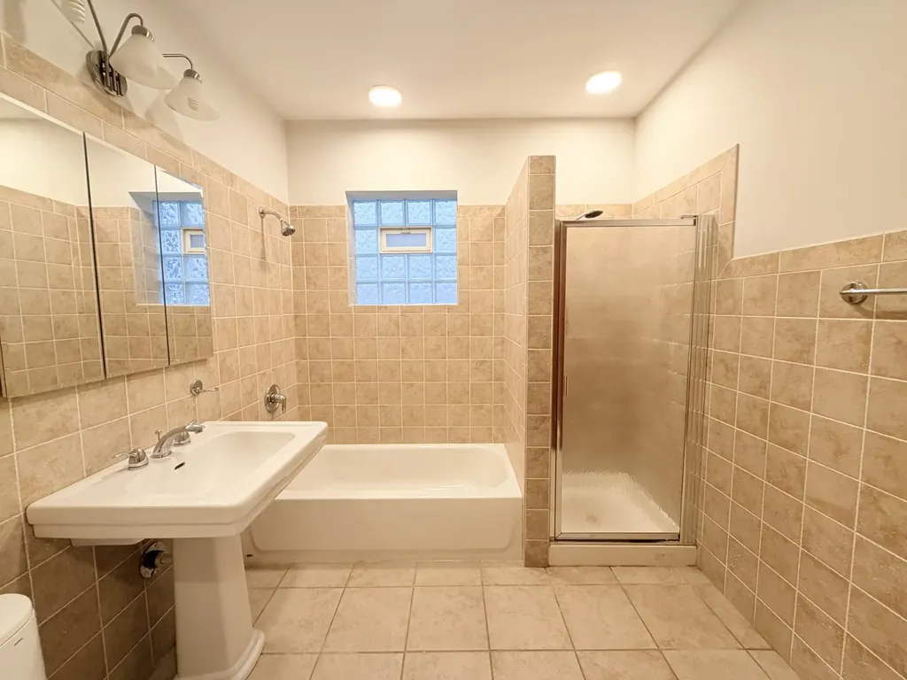 3015 South Quinn Street Chicago IL 60608