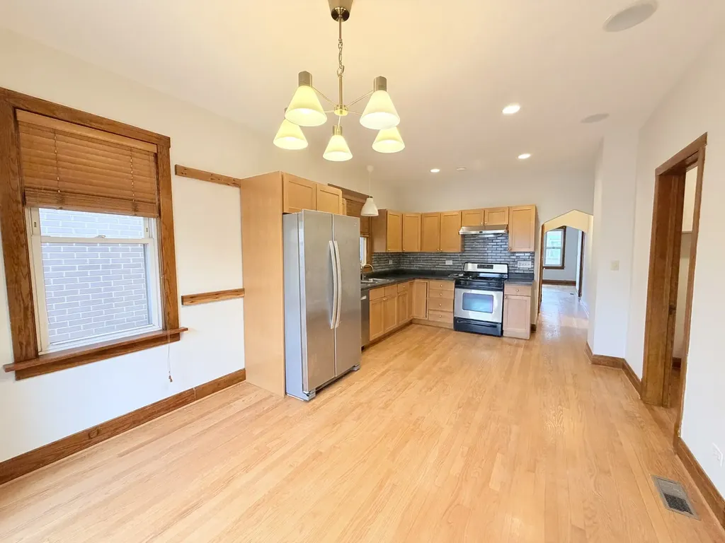 3015 South Quinn Street Chicago IL 60608