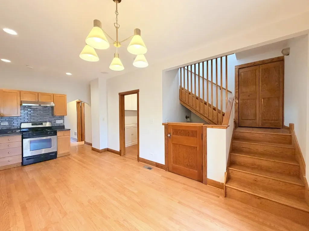 3015 South Quinn Street Chicago IL 60608