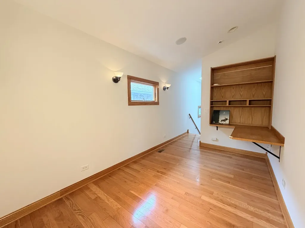 3015 South Quinn Street Chicago IL 60608