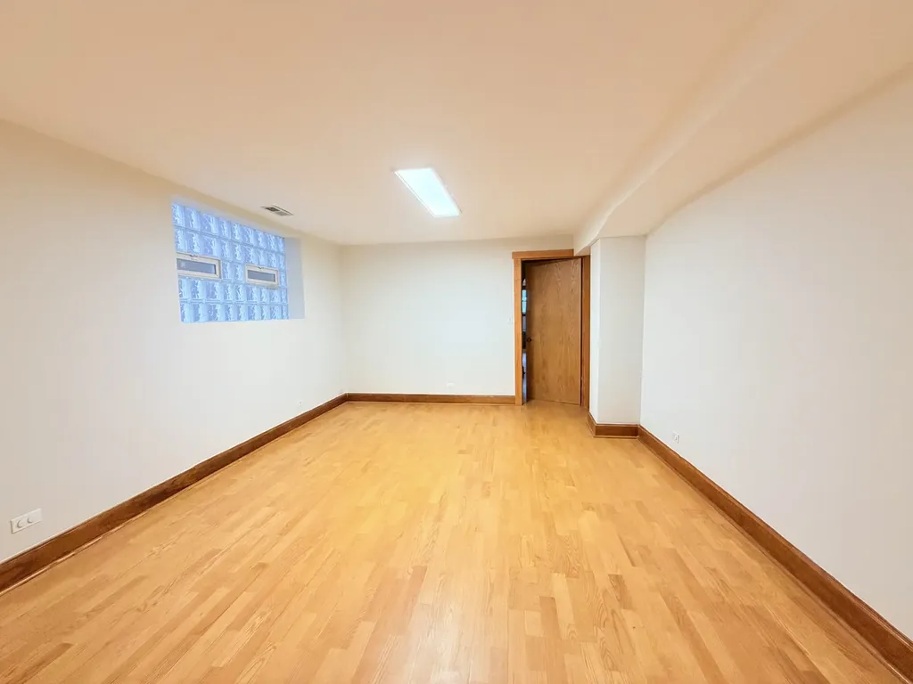 3015 South Quinn Street Chicago IL 60608