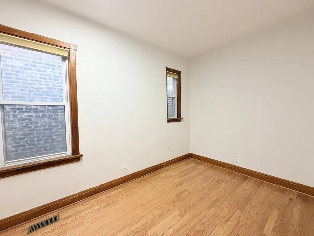 3015 South Quinn Street Chicago IL 60608