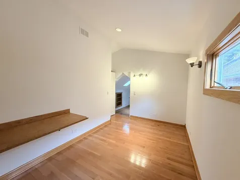 3015 South Quinn Street Chicago IL 60608