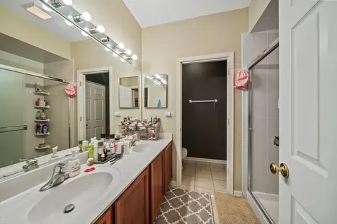 8132 Concord Lane Justice IL 60458
