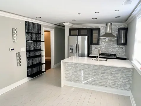 3335 North Kenneth Avenue Chicago IL 60641