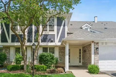 256 Southwick Court Vernon Hills IL 60061